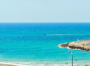 Гостиница Luxury Apts 5-min Walk to Gordon Beach by Sea N' Rent  Тель-Авив
